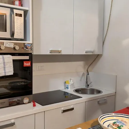 Small And Cozy In Apartment *